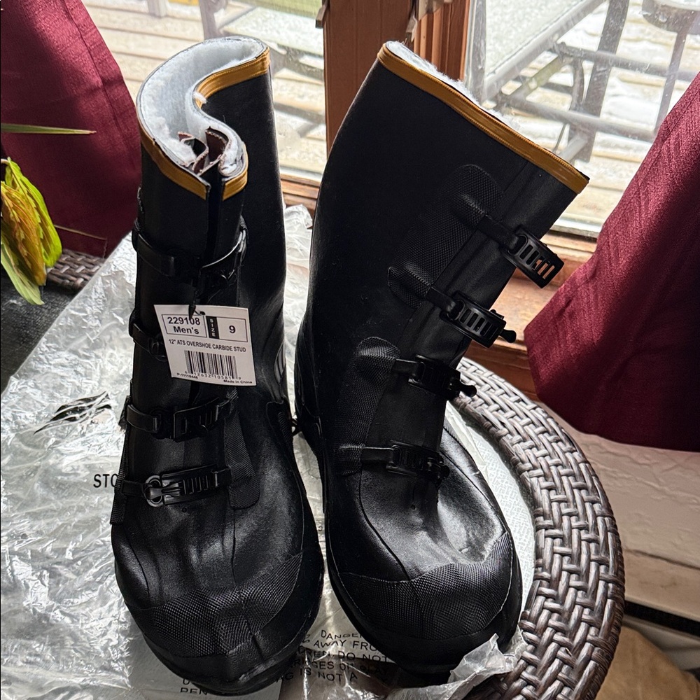 Lacrosse over boot with 12”ATS overshoe, carbide stud